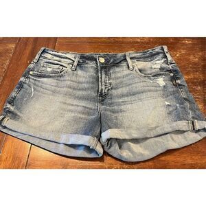 Silver Jeans Co. Women's Suki Mid Rise Curvy Fit Short